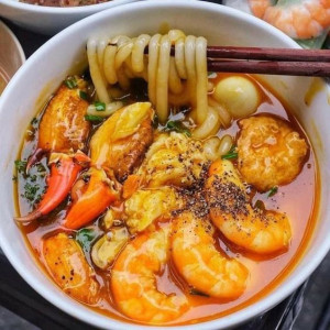 Tuyển chị giúp việc cho nhà anh chị chủ ở quận 7.