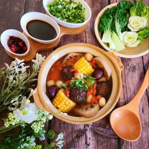 CÔ CHỊ MUỐN CHĂM SÓC ÔNG BÀ LIÊN HỆ EM TÂM NHÉ: 0978609760