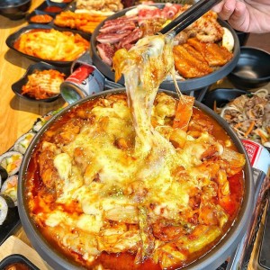 Tuyển giúp việc ở lại 