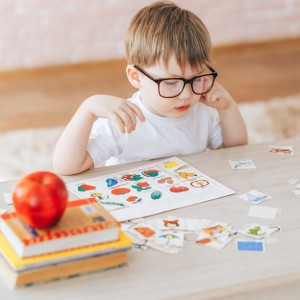 CẦN TÌM BẢO MẪU BIẾT TIẾNG ANH – Lương 13 triệu