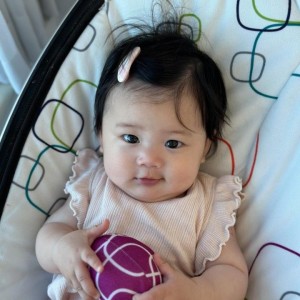 TUYỂN GẤP CHỊ CHĂM BÉ 5 THÁNG TUỔI