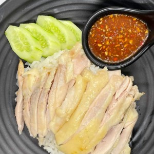 Lương 11 triệu tìm cô giúp việc