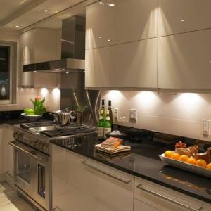 Gia đình đang tuyển chị giúp việc, làm bao ăn ở, có phòng riêng.