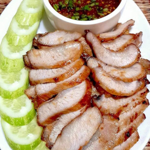 NHÀ 1 LẦU Ở Q10 GIA ĐÌNH CẢ NGÀY ĐI LÀM ĐI HỌC, CẦN CÔ VỀ DỌN DẸP NẤU ĂN