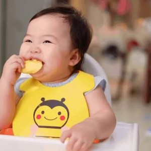 Cần tìm cô chăm bé 14 tháng đi về