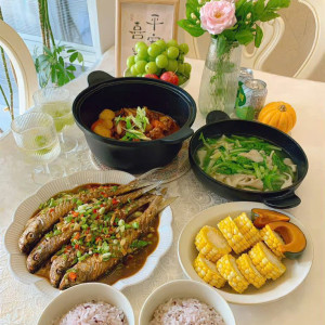 Hôm Nay Em Cần Gấp Một Chị Đến Giúp Việc Nhà