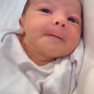 Nhận chị về phụ chăm em bé 5 tháng, làm bao ăn ở lại tại Quận 1.