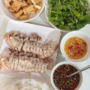 CẦN GẤP 02 BẠN LÀM CHUNG Ở BÌNH TÂN (BAO ĂN Ở LẠI)