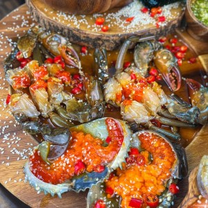 Em tìm lại một chị/cô giúp việc.