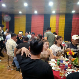 Cần gấp chị trẻ đứng thớt quán bar đi về tại Bình Dương