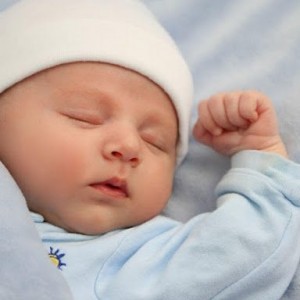 Cần tuyển gấp  chị chăm sóc bé 2 tháng tại Bình Tân