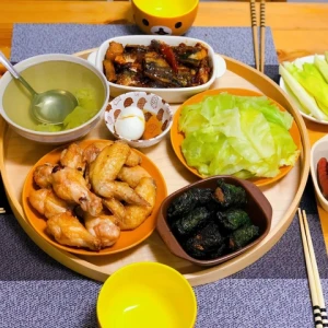 Em đang cần tìm gấp một chị giúp việc làm ở lại lương 10 triệu – bao ăn ở
