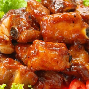 Tuyển gấp chị giúp việc nhà ăn ở lại