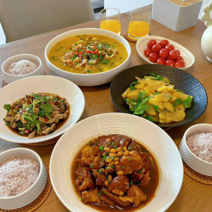 Gia đình cần tìm cô chăm sóc bà tại nhà riêng khu vực quận 3 lương 12 triệu.