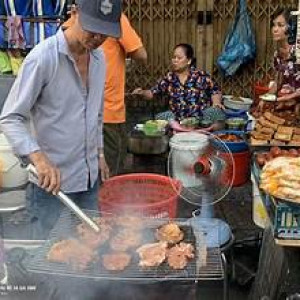 Công việc đi về Tân Bình phụ quán cơm tấm nhận nữ dưới 30 tuổi