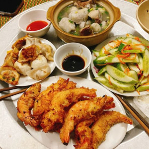 Gia Đình Cần Chị Giúp Việc Sáng Nay Đến Làm