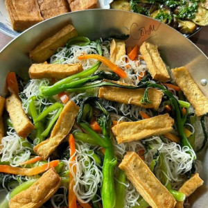 Cần chị nấu ăn, dọn dẹp nhà 3 người chung cư Q7 lương 10 triệu