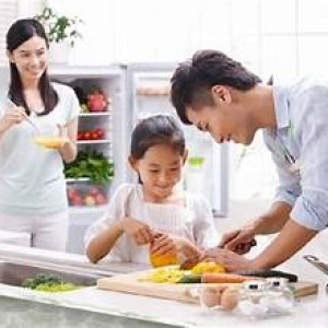 Tuyển cô giúp việc nhà, phụ chăm bé 17 tháng ăn ở lại Q2