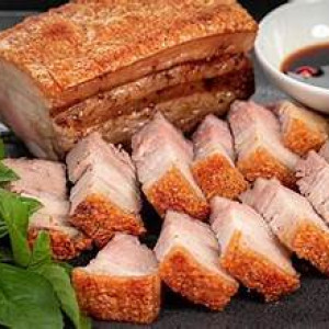 Cần gấp1 anh phụ quán heo quay bao ăn ở lại