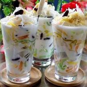 QUÁN CHÈ THÁI EM ĐANG CẦN TÌM NGƯỜI PHỤ QUÁN Ở LẠI