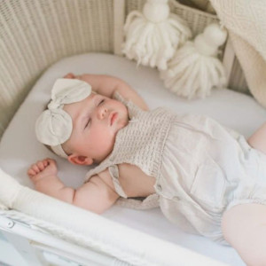 Em gái em sinh xong được 2 tháng bé trai kháu khỉnh dễ mến tìm cô giúp việc