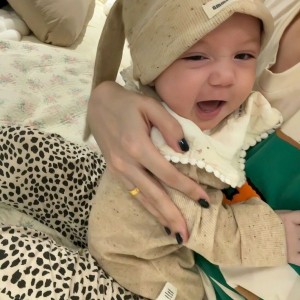 TUYỂN CÔ CHĂM BÉ ĂN Ở LẠI, LƯƠNG 10 TRIỆU