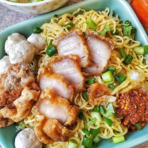 CẦN TÌM GẤP CÔ GIÚP VIỆC NHÀ MIỀN BẮC LÀM Ở LẠI