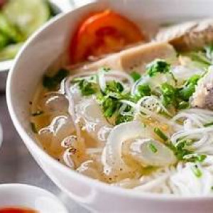 Cần GẤP cô đứng bếp nấu bún cá miền trung làm việc đi về tại Bình Chánh
