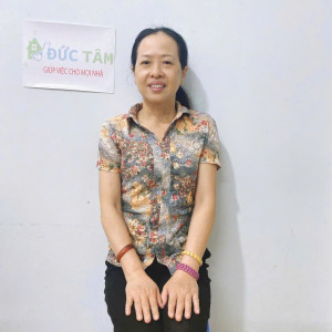 Cô Kết, sinh năm 1970, quê Hồ Chí Minh - Công việc mong muốn: giúp việc nhà phụ chăm bé.