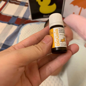 Bé Gái Cần Chị Đến Chăm Sóc Ở Lại Được Với Gia Đình