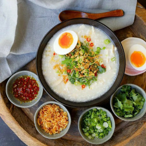 EM CẦN CÔ CHĂM CỤ 89 TUỔI Ở QUẬN 7 LƯƠNG 14 TRIỆU.