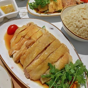Lương 11 triêu bao ăn ở tìm chị giúp việc nhà : 0978609760 ( có zalo)