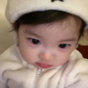 Nay bé nhà em tròn 7 tháng tuổi hiện đang tìm cô đến chăm