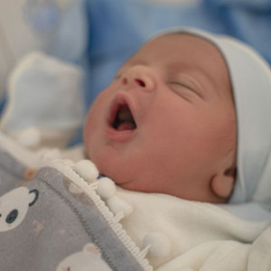 Tìm Chị Chăm Em 5 Tháng Bao Ăn Ở Tại Tân Bình.