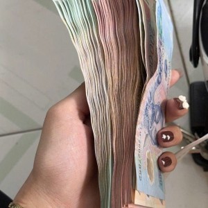 Trong Sáng Nay Em Uyên Đang Cần Chị Giúp Việc Nhà