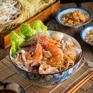 TUYỂN GẤP NGƯỜI PHỤ QUÁN BÚN LƯƠNG 10 TRIỆU BAO ĂN Ở