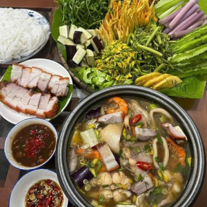 CON CẦN GẤP CÔ LÀM VIỆC NHÀ 1 LẦU GẦN BẾN XE MIỀN TÂY LƯƠNG 9 TRIỆU BAO ĂN Ở