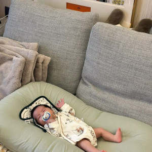 TUYỂN CÔ CHĂM BÉ SƠ SINH - LƯƠNG 13 TRIỆU