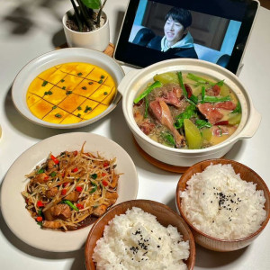 NHÀ EM Ở QUẬN 1 TUYỂN CÔ VỀ GIÚP VIỆC NHÀ LƯƠNG 11 TRIỆU.