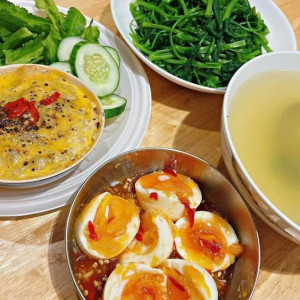 Nhà 3 người lớn ở Quận 5 cần chị giúp việc nhà, nấu ăn lương 10 triệu/tháng