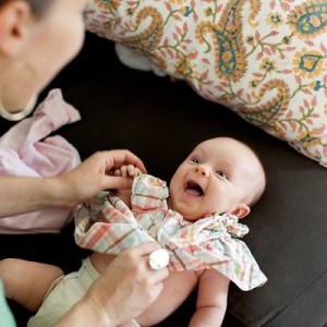 CẦN TUYỂN CÔ CHĂM BÉ 6 THÁNG TUỎI