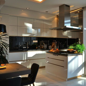 Nhà nhỏ 1 lầu ở Phú Nhuận cần tìm chị giúp việc nhà, bao ăn ở.