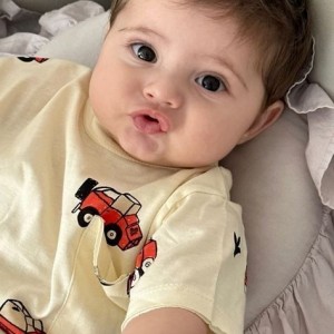 Tuyển cô về chăm em bé 1 tuổi ở quận 4 lương 10 triệu