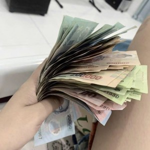 Em Cần Một Chị Giúp Việc Nhà Ở Lại