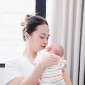 TUYỂN GẤP ĐI LÀM LUÔN CHỊ CHĂM SÓC EM BÉ ĂN Ở LẠI TẠI BÌNH CHÁNH