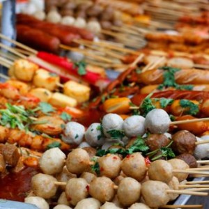 Cần Tuyển Gấp Chị Phụ Quán Ăn Bao Ăn Ở Lại : 0978609760( Zalo)