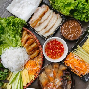 NHÀ MÌNH CẦN TUYỂN CÔ GIÚP VIỆC Ở LẠI 🏡