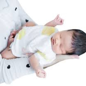 CẦN GẤP CÔ CHĂM BÉ 1 THÁNG LÀM Ở LẠI TẠI QUẬN 5