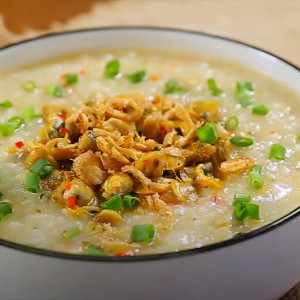 Cần chị bán cháo ban đêm lương 10 triệu rưỡi tại quận 4