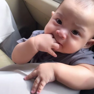 Em Tìm Chị Chăm Bé  Ở Quận 9. Bé 9 Tháng.